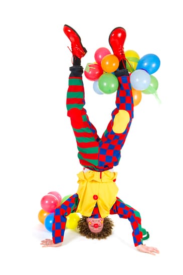 Akrobaten und Clowns mieten